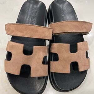 NWOT Steve Madden Size 5 Tan Suede Slides